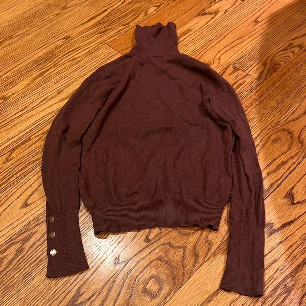 Love Tree Woman’s Brown Turtleneck Size S
